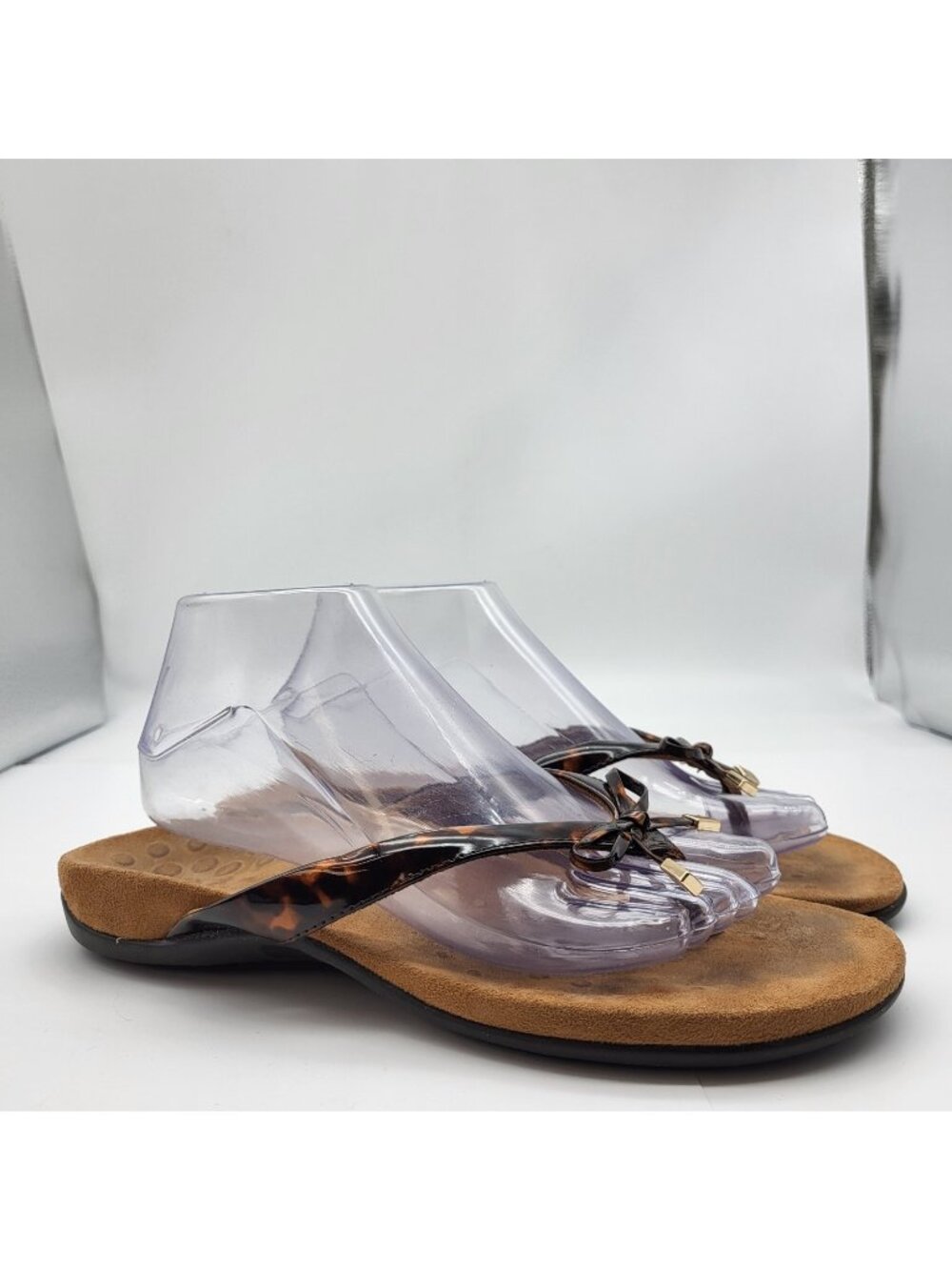 Vionic Bella Women's 9 Brown Tortoise print Slip-On Orthotic Thong Sandals Vegan